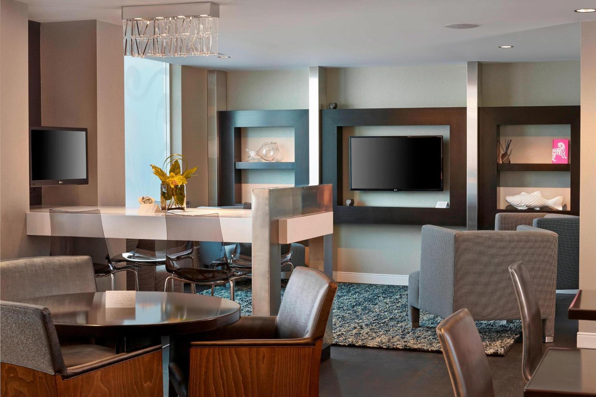 Renaissance Edmonton Airport Hotel Nisku Eksteriør bilde